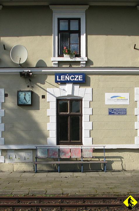 fota 147a.jpg - Kupuję bilety, patrzę na tablicę odjazdów i okazuje się, że pociąg jest za... 1min :) No tak pięknie to już dawno nie było! A gadżet z pierwszej foty był mi potrzebny na wszelki wypadek :) PoZdRo!